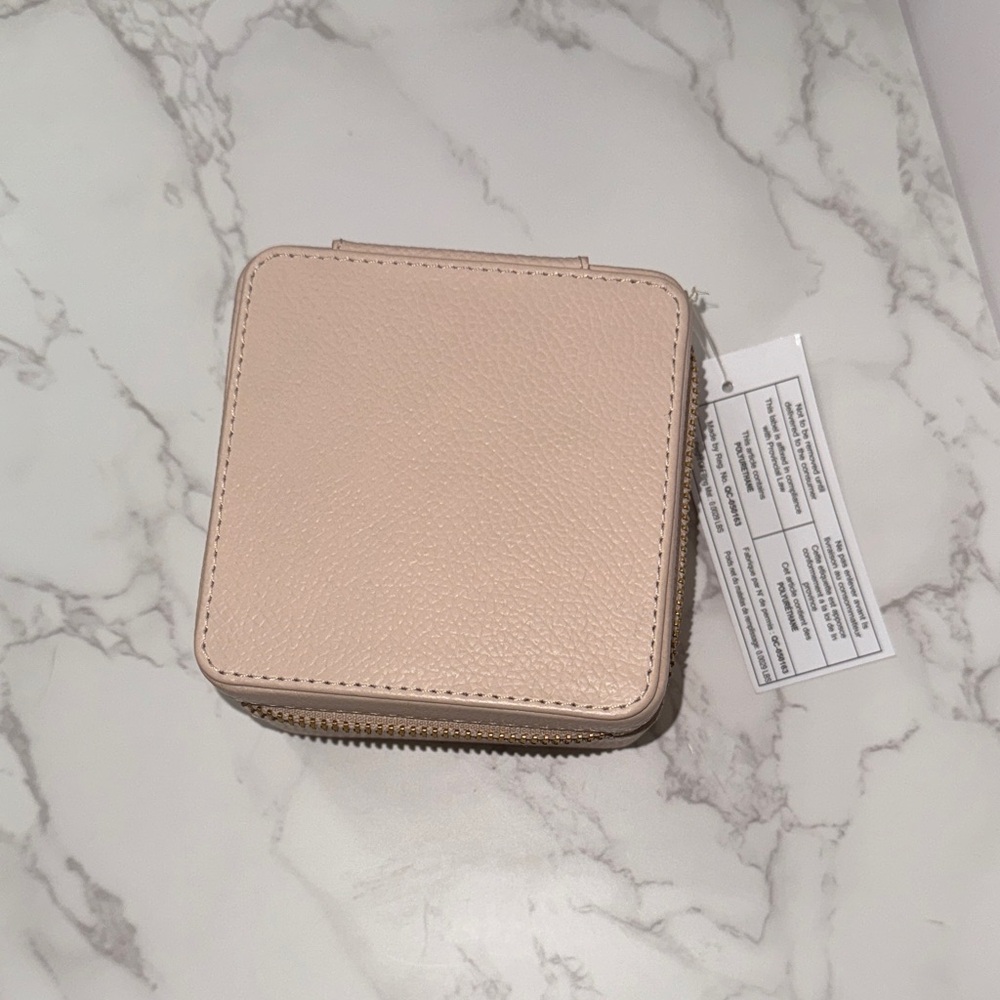 Compact Beige Jewelry Case - Picture 3 of 5